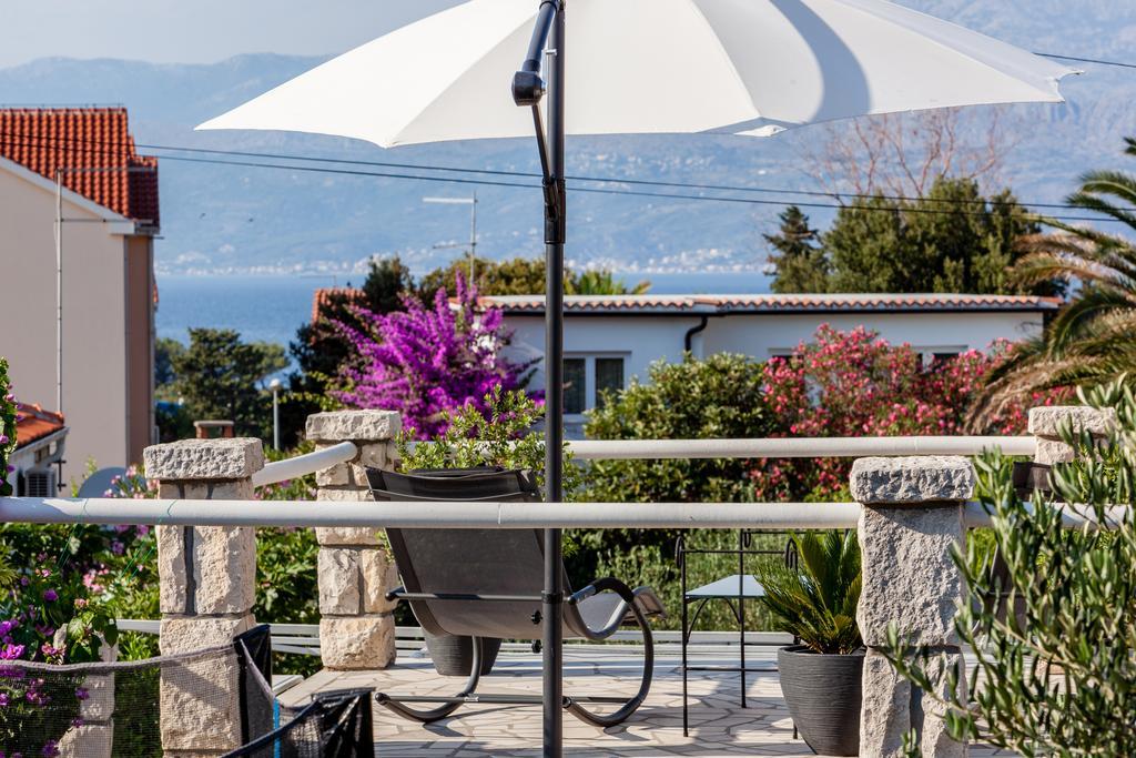 Villa Sarah Supetar Exterior photo